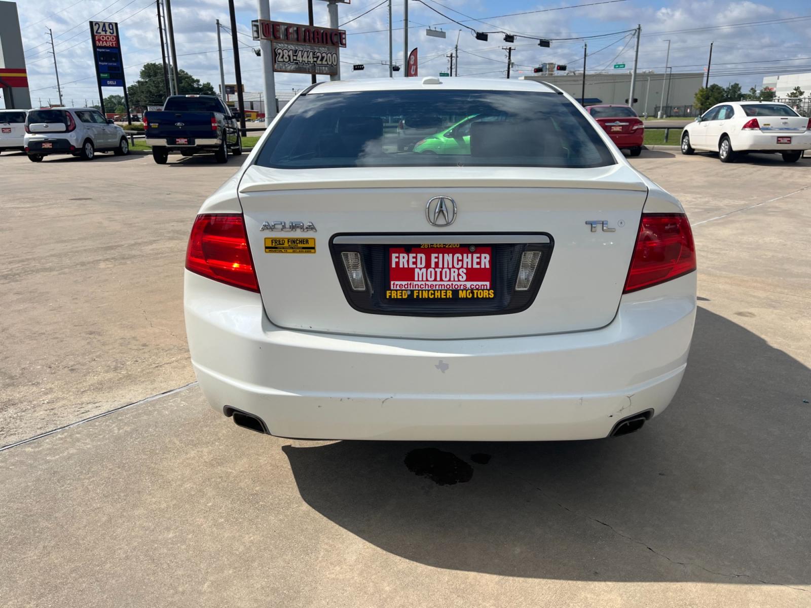 2006 white /TAN Acura TL 5-Speed AT (19UUA66206A) with an 3.2L V6 SOHC 24V engine, 5-Speed Automatic Overdrive transmission, located at 14700 Tomball Parkway 249, Houston, TX, 77086, (281) 444-2200, 29.928619, -95.504074 - Photo #5